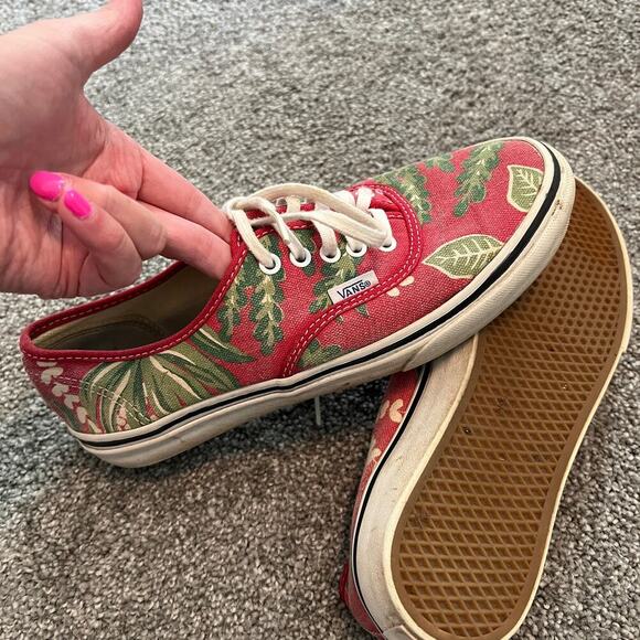 VANS  Authentic Slim Red Hawaiian Print Van Doren Women 8/Men 6.5 - Picture 2 of 5